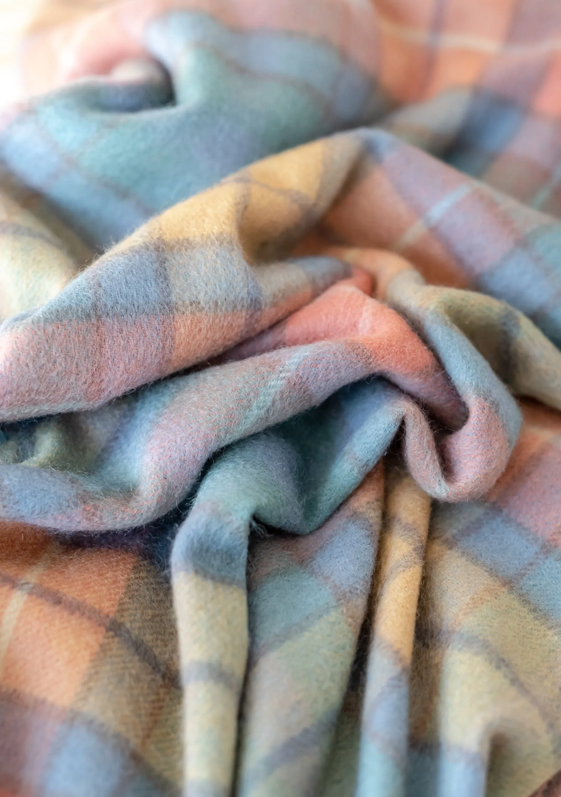 Cashmere Scarf in Buchanan Antique Tartan