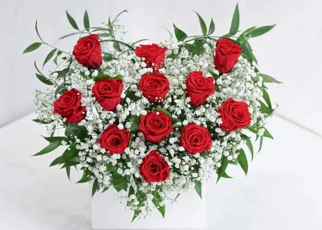 Falling in Love (Preserved Roses)