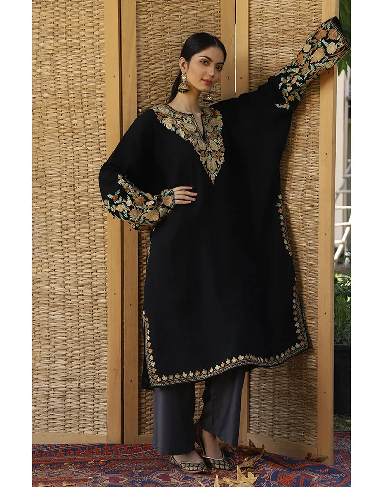 Rang-e-Khizan Pure Luxurious Wool Black Aari Phiran