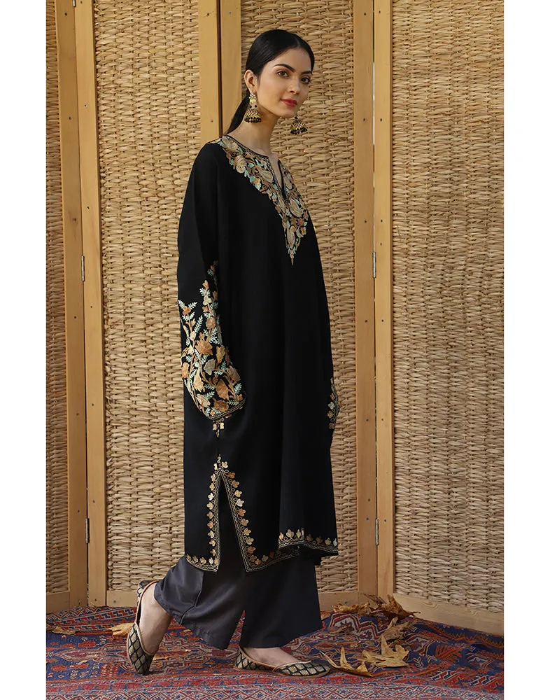 Rang-e-Khizan Pure Luxurious Wool Black Aari Phiran